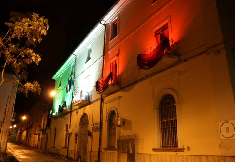 Vitulazio. Iniziati i lavori. Una vecchia fontana diventerà a breve una splendida fioriera.