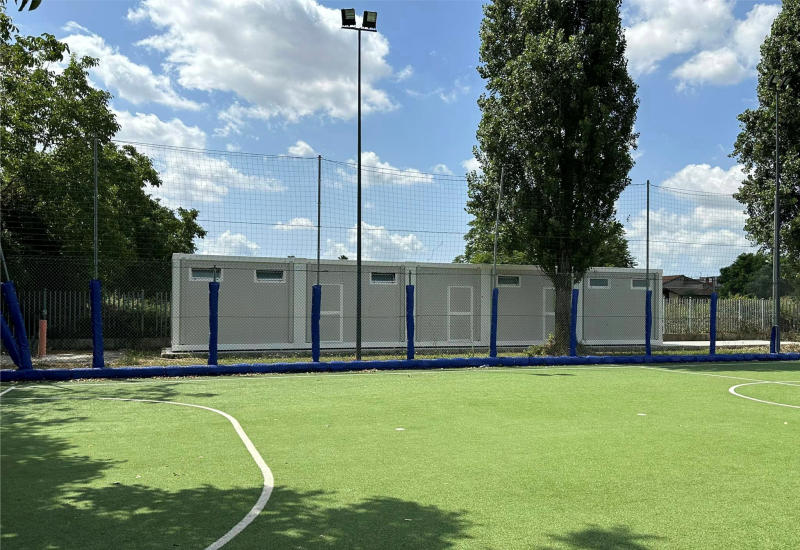 Casaluce. L’installazione degli spogliatoi presso il campetto della Casa Comunale e i progetti sportivi futuri