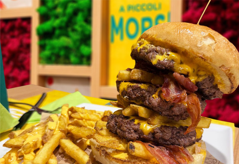 Capua. “Mordimi”… panini, panuozzi, pitas, tortillas, kebab, onion rings: ogni desiderio sarà saziato.