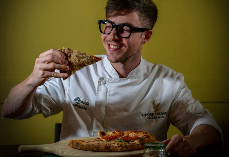 Lepore&Farine dedica una pizza al peperoncino e ciumm’ capuano: la Green Peppers è l’incontro perfetto fra tradizione e innovazione