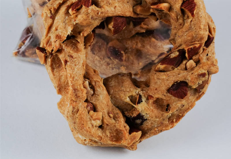 New entry: ecco il tarallo sugna, pepe e mandorle del Panificio F.lli Rossetti di Brezza