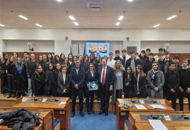 I ragazzi del Federico II in aula al Consiglio Regionale
