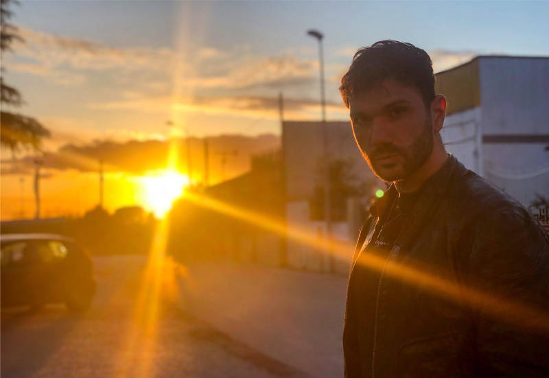 Gennaro Abbate, voce e passione di un giovane capuano che ama la musica. Ecco il suo ultimo lavoro “Un posto migliore”